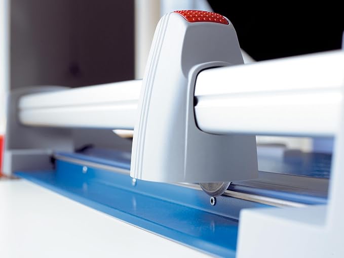 Dahle 440 Premium Rotary Trimmer, 30 Sheet Capacity, Self-Sharpening, Automatic - Image 3