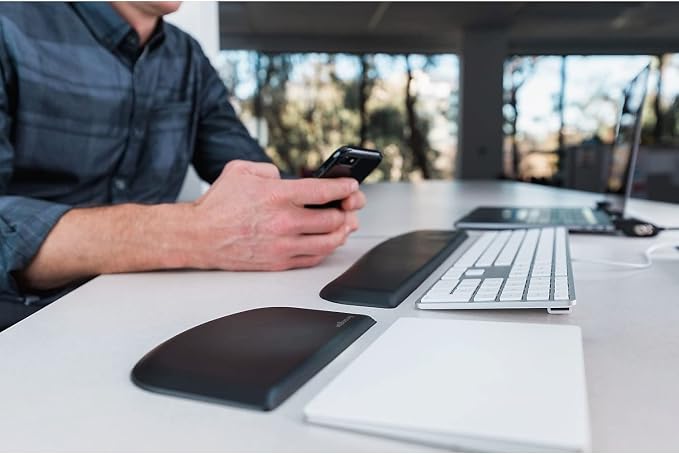 Kensington ErgoSoft Wrist Rest for Slim Keyboards - Image 2