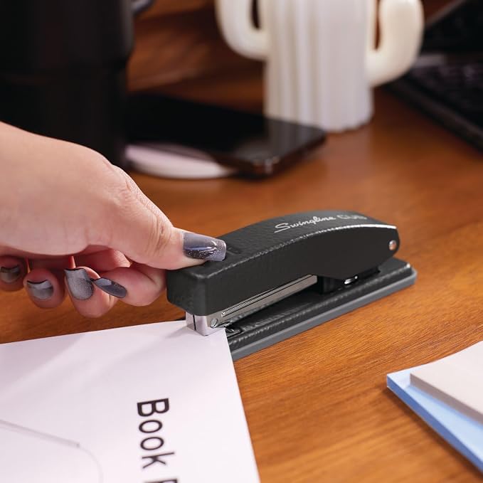 Swingline Stapler, Cub Compact Desktop Stapler, 20 Sheet Capacity, Matte Black - Image 3
