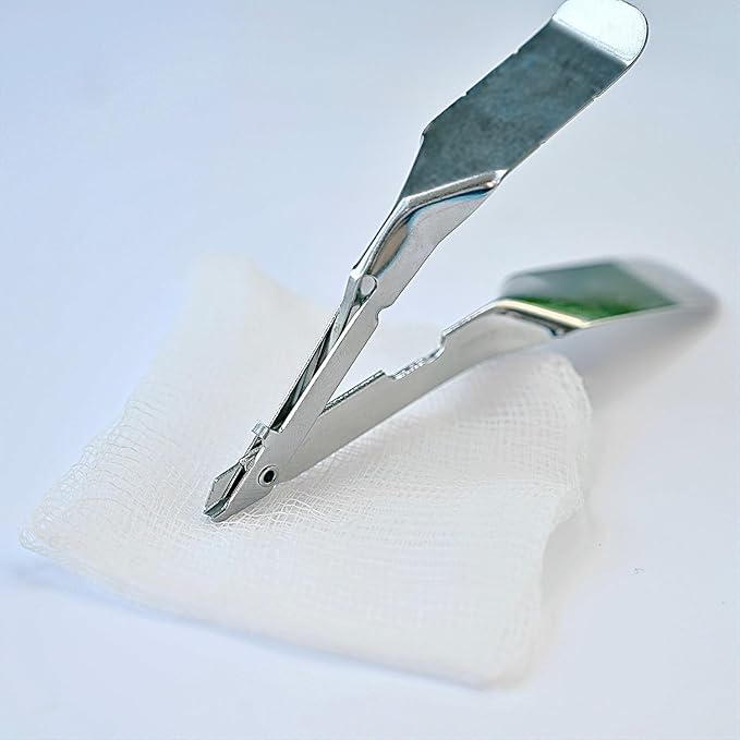 Skin Staple Removal Kit, Includes Staple Remover and Gauze Sponge - Image 5