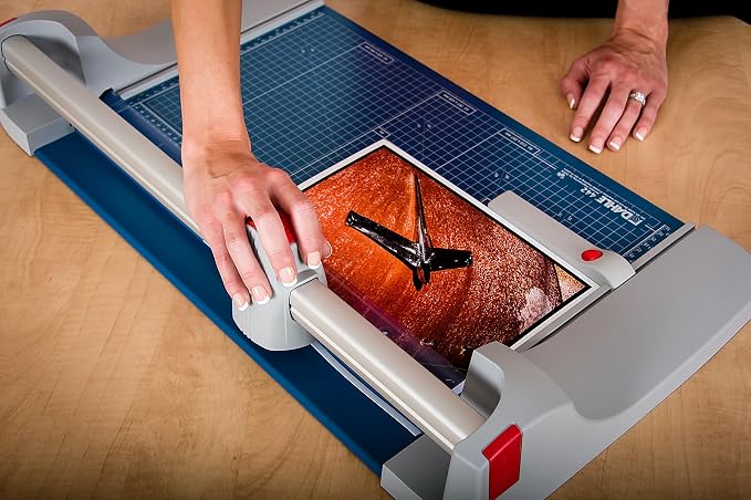 Dahle 442 Premium Rotary Trimmer, 30 Sheet Capacity, Self-Sharpening, Automatic - Image 9