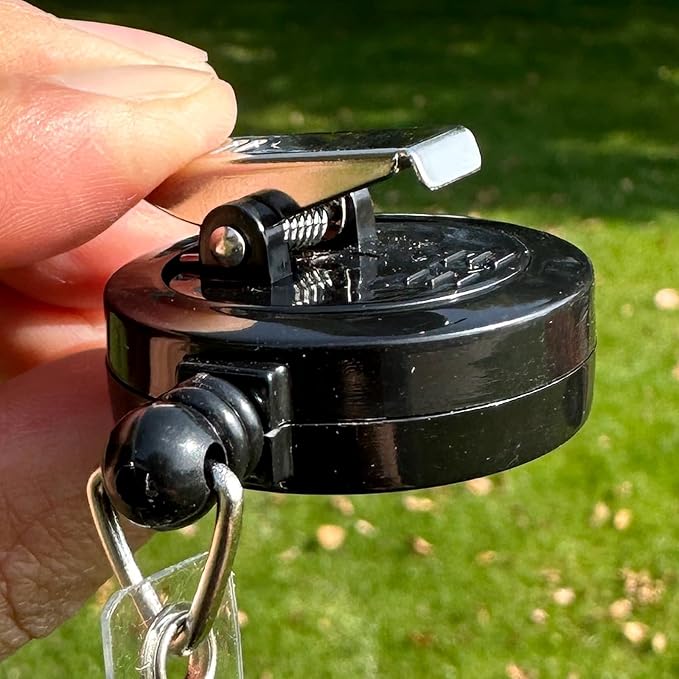 QREEL Retractable Badge Holder - Image 3