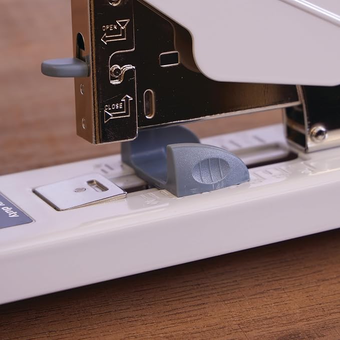 Swingline Heavy Duty Stapler, 160 Sheet Capacity, Includes Alignment Guide - Image 7