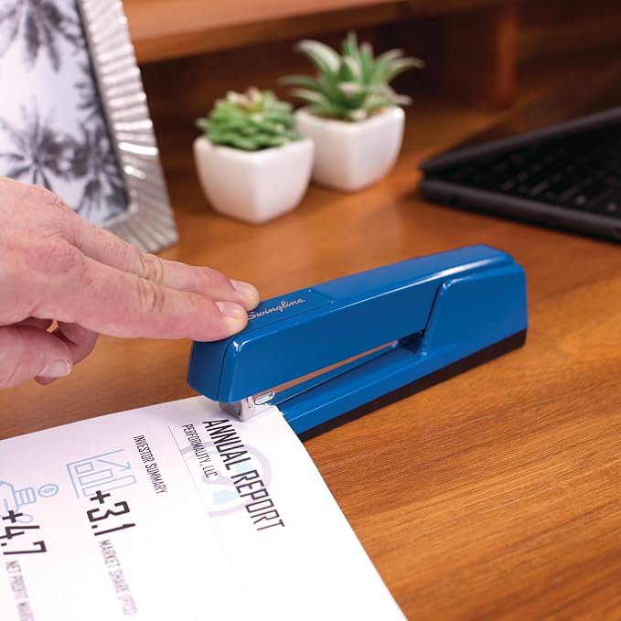 Swingline Stapler, 30 Sheet Capacity, 747 Classic Desktop Stapler, Jam Free - Image 3
