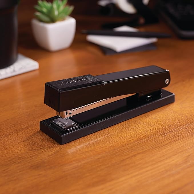 Swingline Stapler, 20 Sheet Capacity, LightDuty 405, Jam Free - Image 2