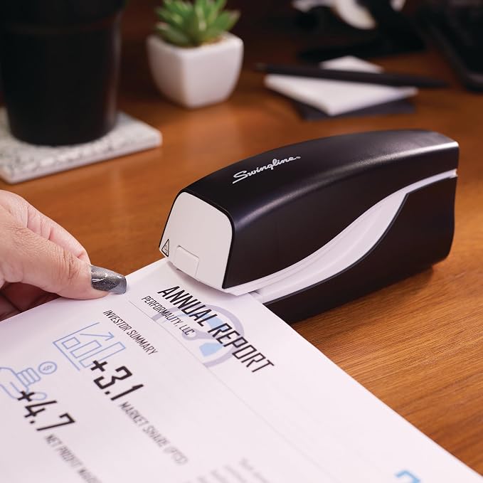 Swingline Electric Stapler, 20 Sheet Capacity - Image 3
