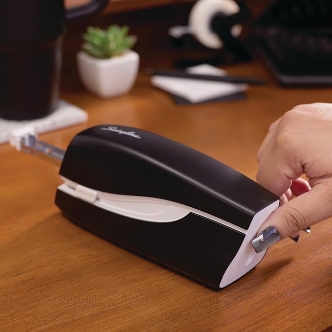 Swingline Electric Stapler, 20 Sheet Capacity, Full Strip, Plug In or Battery - Image 5